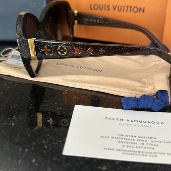 Authentic 💯 - Picture 2 of 9